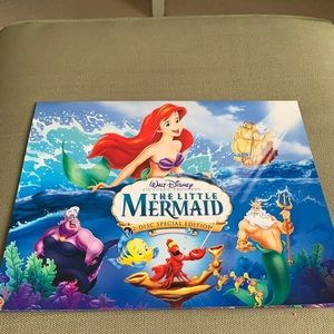 WALT DISNEY PICTURES PRESENTS THE LITTLE MERMAID